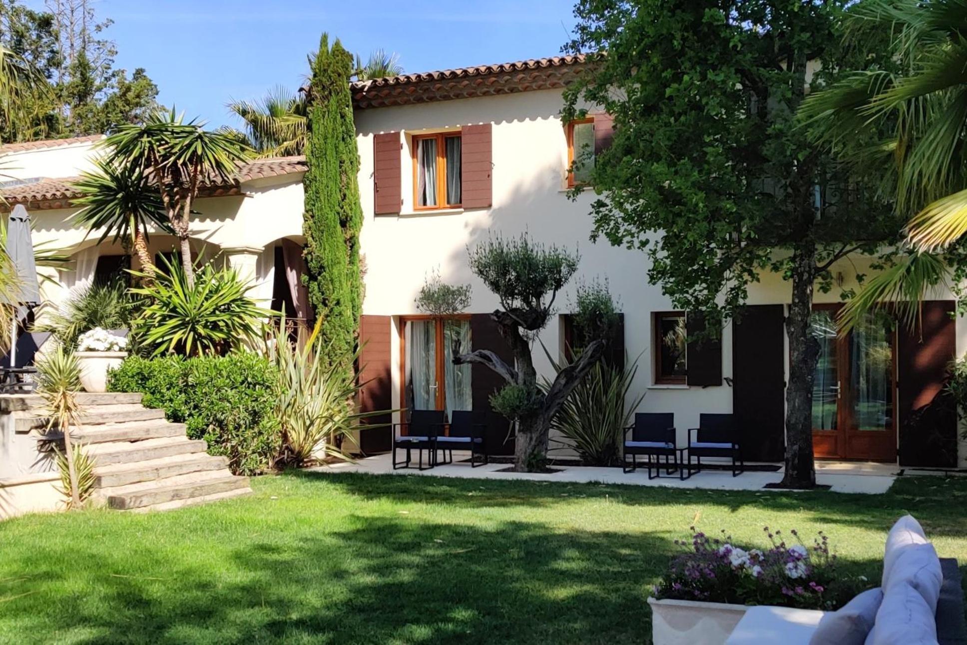 Maison Prestige Saint Tropez By Roberto Geissini Grimaud Pokoj fotografie